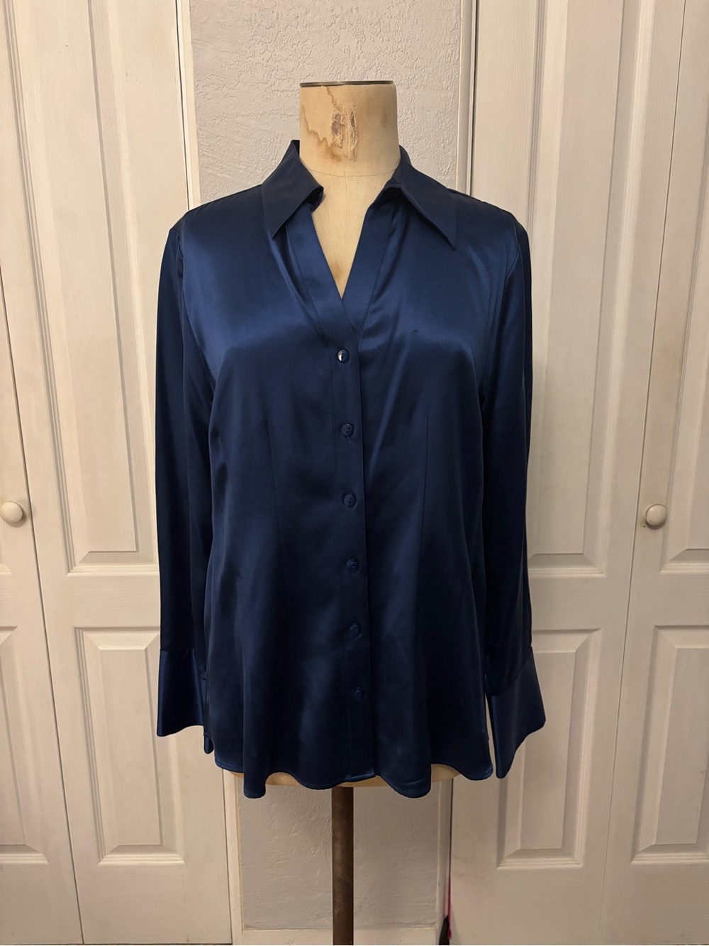 Classiques Entier Navy Blue 100% Silk Buttondown Size XL